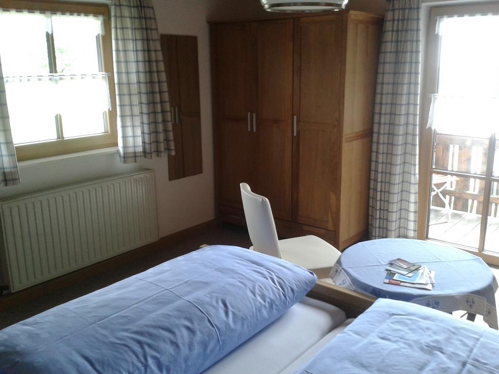 Gaestehaus Attenhauser Unterammergau Δωμάτιο φωτογραφία