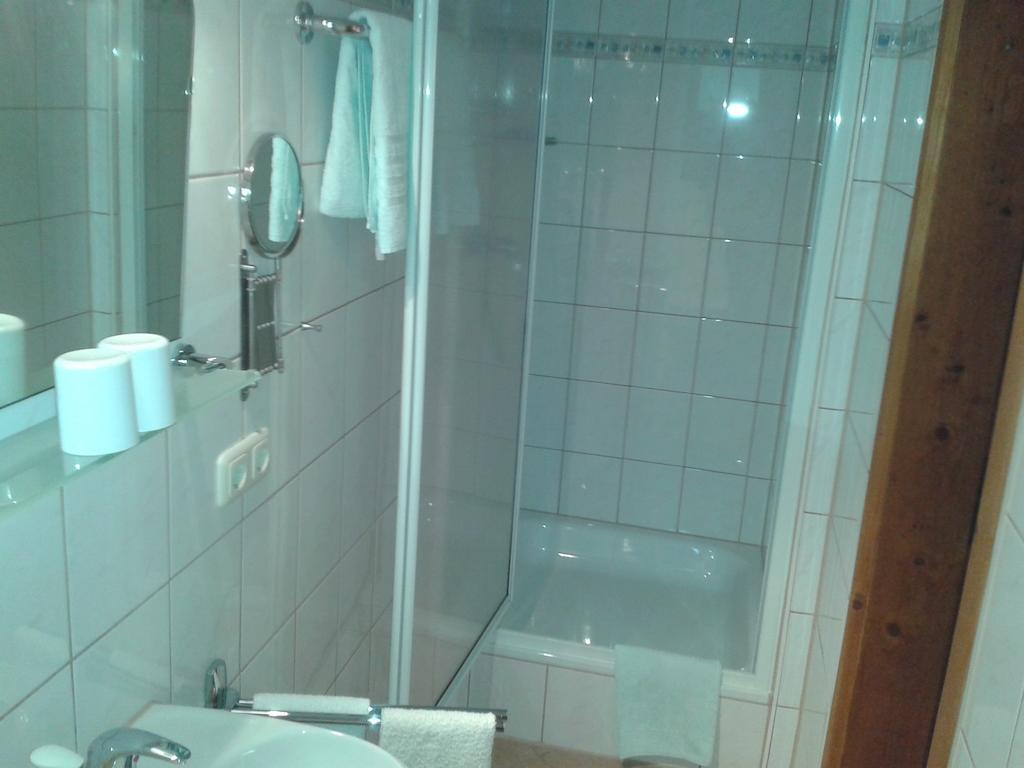 Gaestehaus Attenhauser Unterammergau Δωμάτιο φωτογραφία